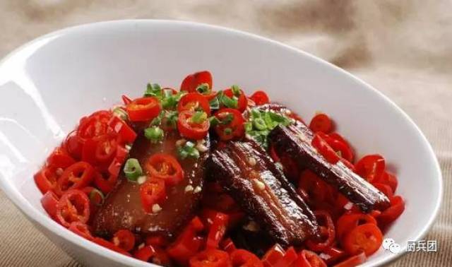 熱門暢銷菜品探秘，小巷美食秘境的誘人魅力