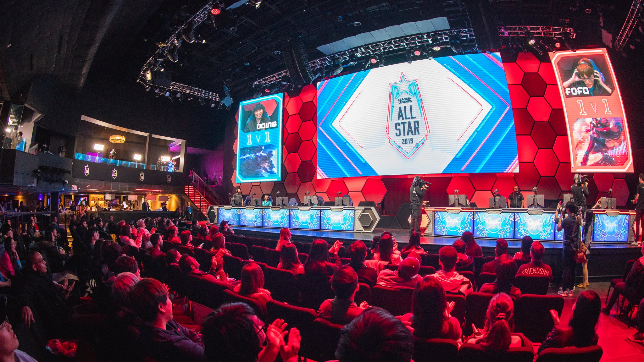 LOL明星對抗賽，自然美景中的電競盛宴，探尋內(nèi)心平靜的旅程