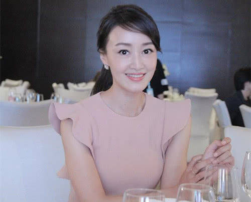 演員鐘小艾的成長(zhǎng)之路，如何學(xué)習(xí)表演藝術(shù)成為優(yōu)秀演員？