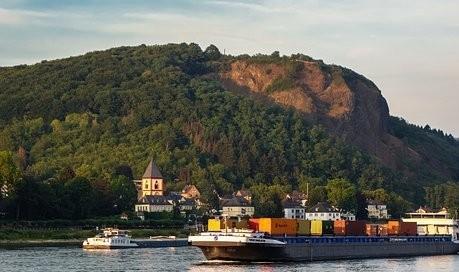 最新魯爾山視頻,最新魯爾山視頻，小巷深處的獨(dú)特風(fēng)味探索