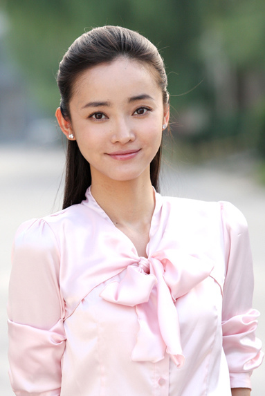 楊梅演員與小巷隱秘寶藏中的獨特小店之旅