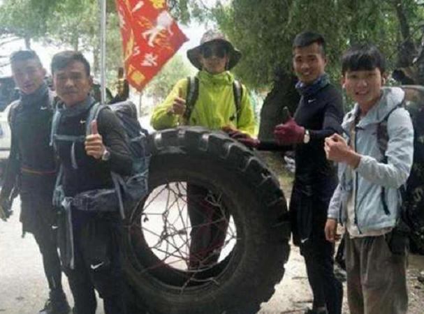 騎摩托車進(jìn)藏探尋小巷獨(dú)特風(fēng)味小店之旅視頻記錄