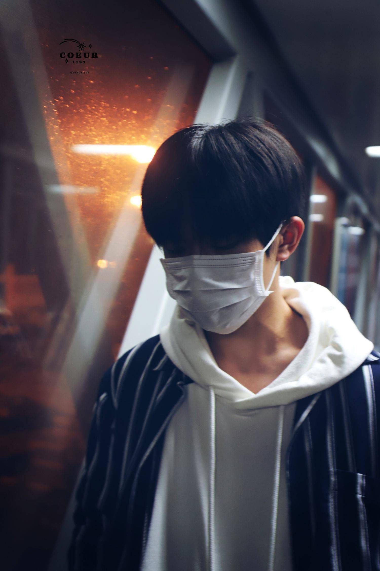 易烊千璽夏日溫馨故事揭秘，最新新聞一覽